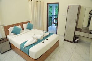 Executive Room | In-room safe, desk, laptop workspace, free WiFi - Palm Paradise Beach Resort Varkala (Varkala)