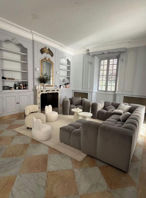 Interior - Mas Provençal d'exception - Swimming pool and listed park (Avignon)