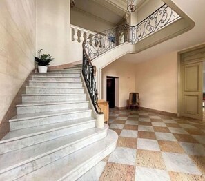 Interior - Mas Provençal d'exception - Swimming pool and listed park (Avignon)