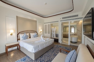 Ananta king with Hill view | Egyptian cotton sheets, premium bedding, minibar, desk