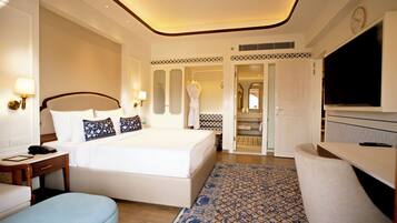 Ananta Suite with Hill View and Balcony | Egyptian cotton sheets, premium bedding, minibar, in-room safe