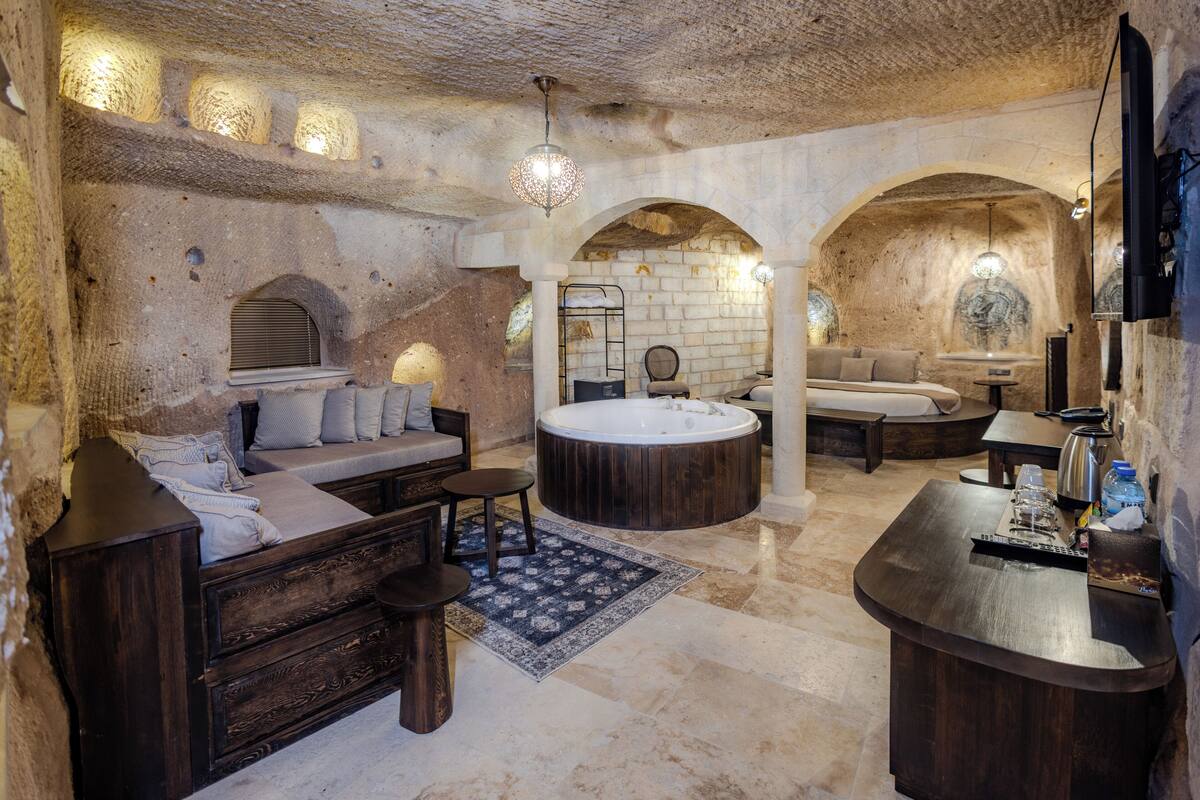 King Suite With Turkish Bath | เครื่องนอนระดับพรีเมียม, ตู้นิรภัยในห้องพัก, ห้องเก็บเสียง