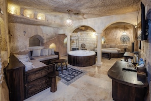 ห้องเอ็กซ์คลูซีฟสวีท | เครื่องนอนระดับพรีเมียม, ตู้นิรภัยในห้องพัก, ห้องเก็บเสียง