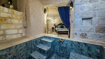 Royal Suite | Premium bedding, in-room safe, soundproofing, free cribs/infant beds