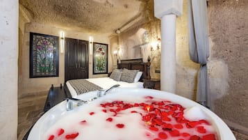 Deluxe-Suite | Hochwertige Bettwaren, Zimmersafe, schallisolierte Zimmer