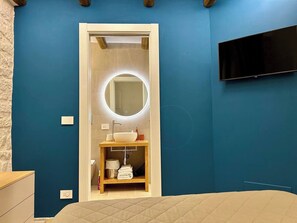 1 室のベッドルーム、アイロン / アイロン台、WiFi (無料)、ベッドシーツ