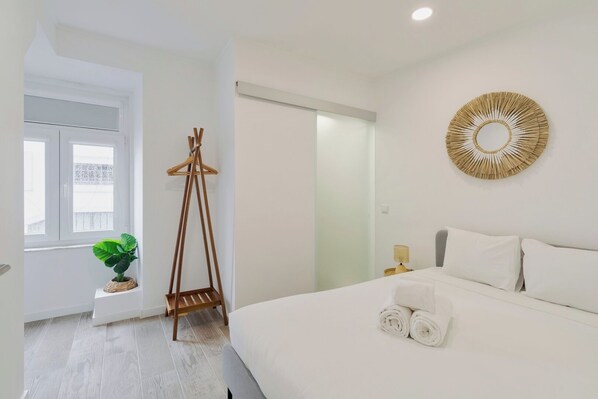 1 bedroom, travel crib, WiFi, bed sheets