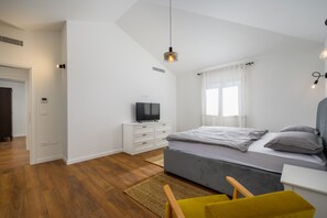 4 Schlafzimmer, Zimmersafe, Bügeleisen/Bügelbrett, kostenloses WLAN