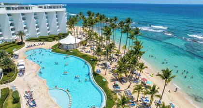 Beachfront 11th Floor | King Bed | Panoramic Views