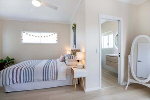 4 bedrooms, desk, iron/ironing board, free WiFi