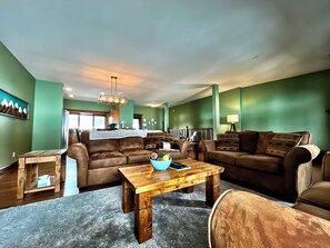 Smart TV, fireplace, DVD player, offices