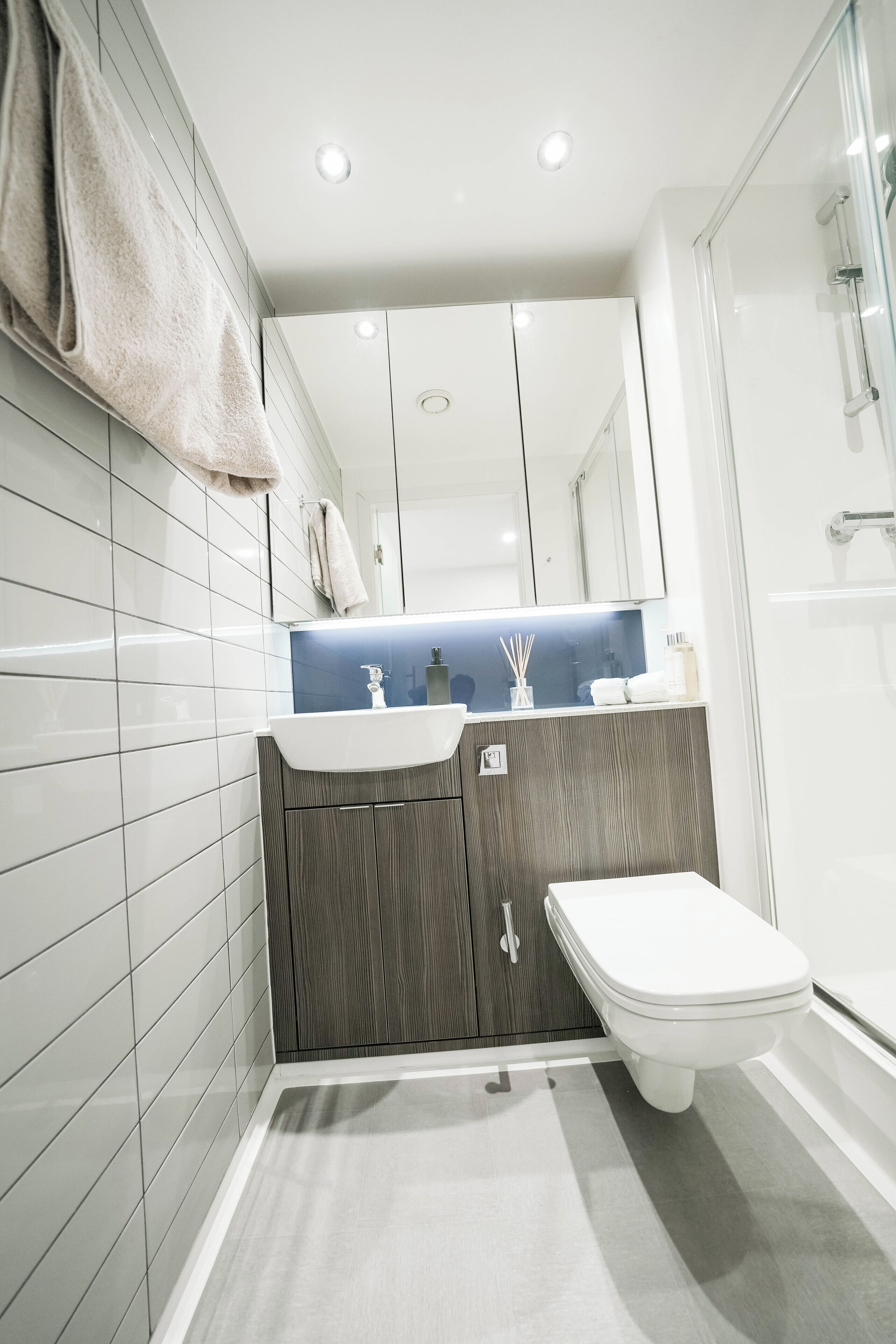 Towels, soap, shampoo, toilet paper