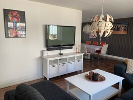 Casa, 6 habitaciones, piscina privada | Sala de estar