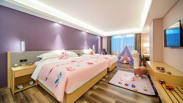 Family Triple Room, City View