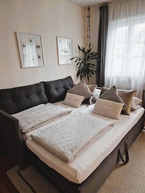 1 bedroom, iron/ironing board, travel cot, WiFi