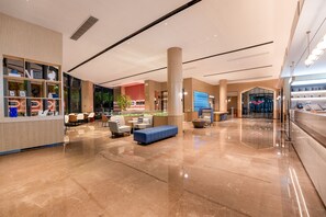 Lobby sitting area - Echarm International Hotel Guangzhou Baiyun International Airport Qingbu Metro Branch - Free Deliver Service to Guangzhou Baiyun International Airport & Free Deliver Service to Canton Fair Complex During Canton Fair Period (Guangzhou)