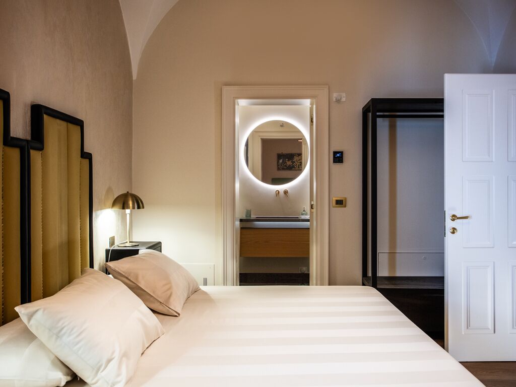 Deluxe Double or Twin Room, Courtyard View (Velluto) | Free minibar, in-room safe, desk, laptop workspace