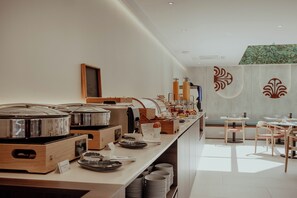 Tägliches kontinentales Frühstück gegen Gebühr