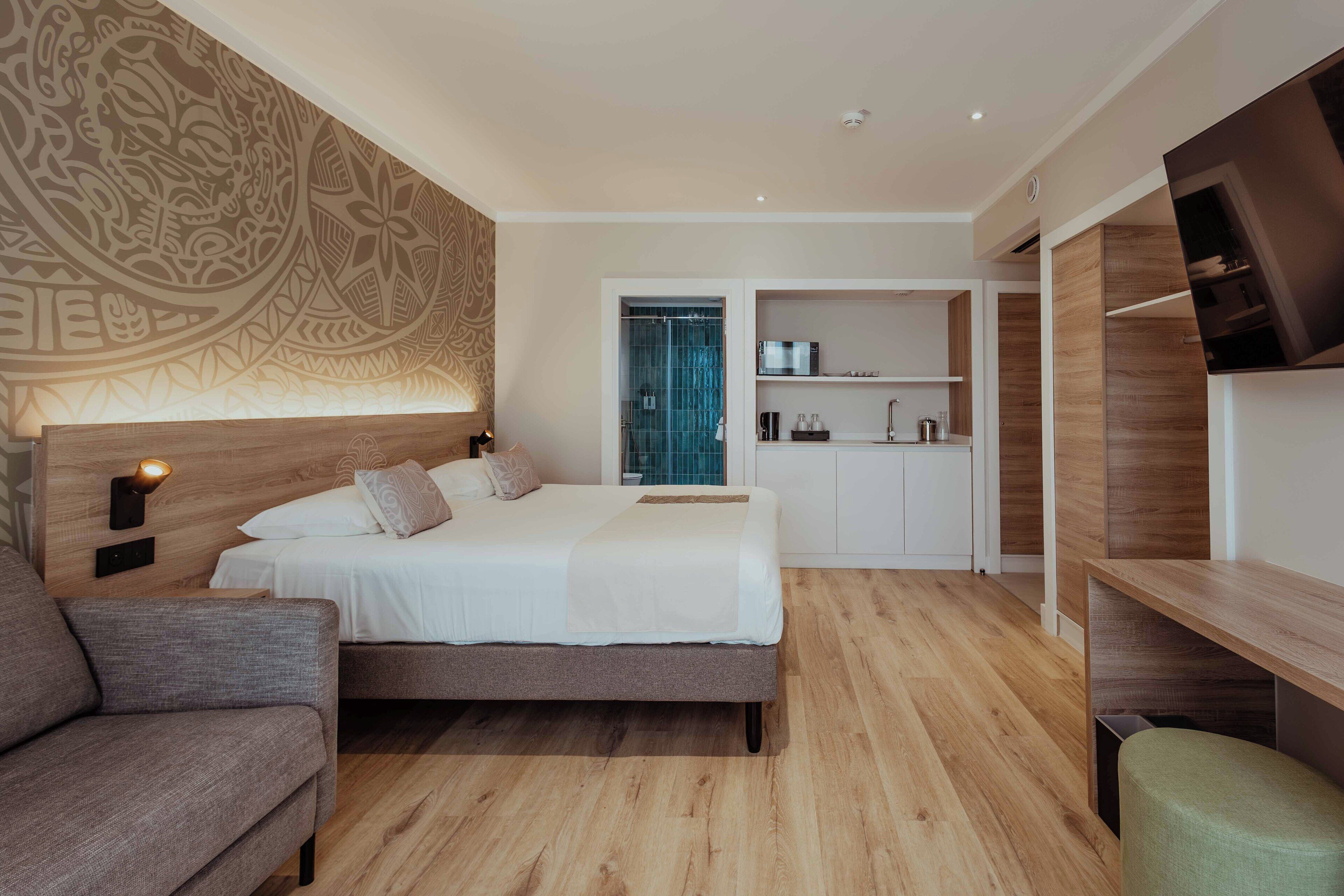 Comfort Studio, City View | In-room safe, blackout drapes, iron/ironing board, free WiFi