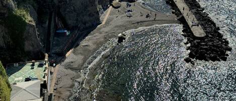 Una spiaggia nelle vicinanze