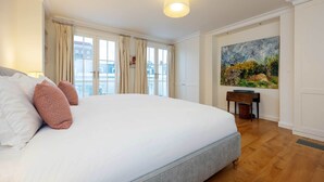 4 bedrooms, WiFi, bed sheets