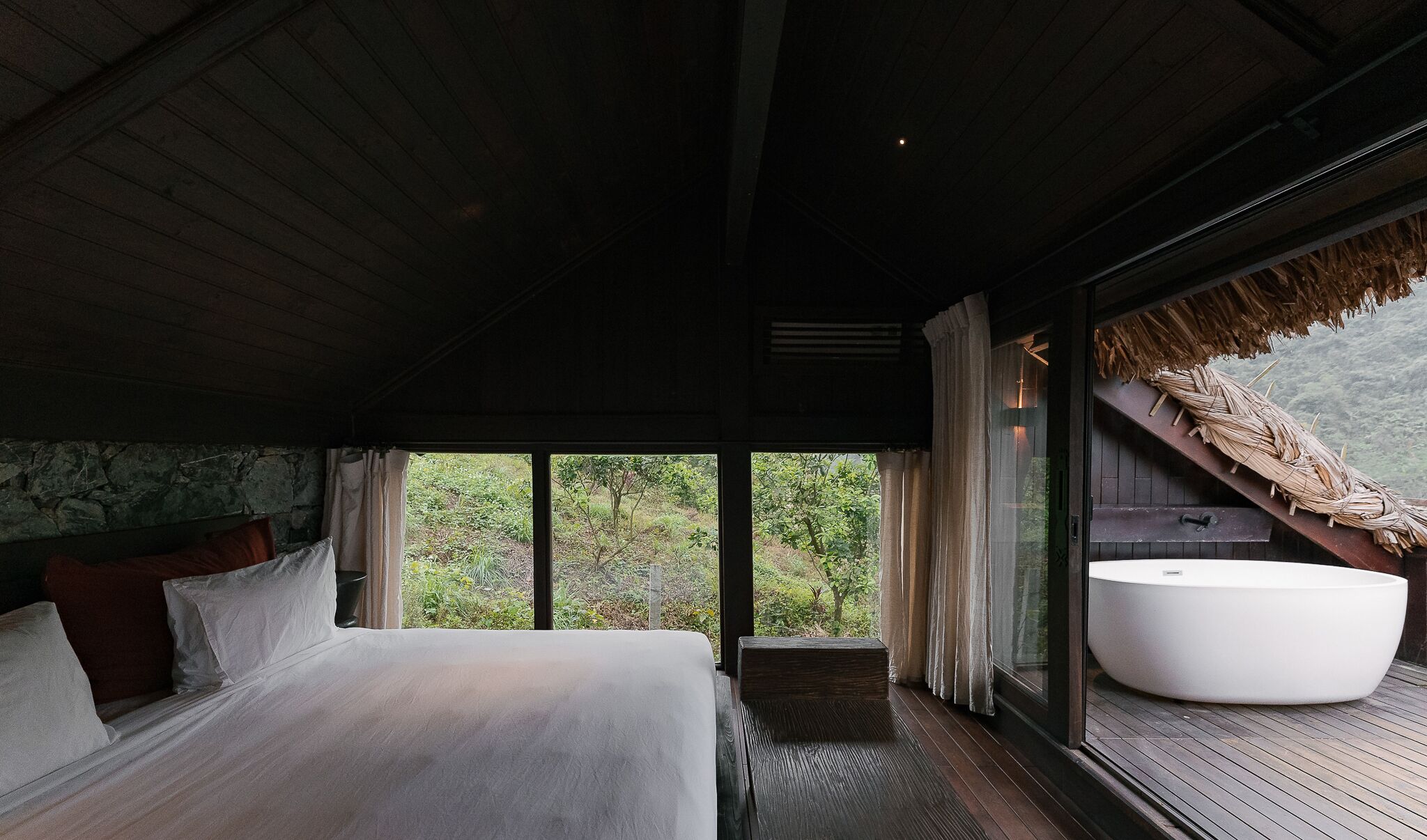 Deluxe Room, Mountain View | Free minibar items, iron/ironing board, free WiFi