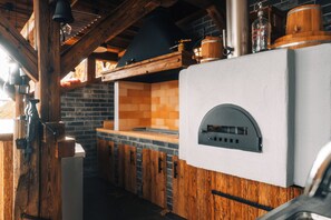 Fridge, microwave, oven, stovetop - Stuk House (Celje)