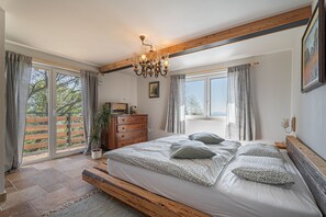 3 bedrooms, free WiFi, bed sheets