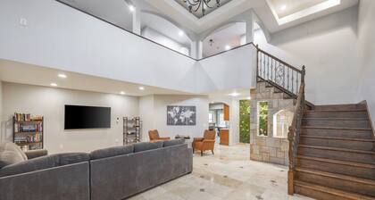 Pool/Spa, 2 Game Rooms, 6 Bedrooms, 6 Bathrooms