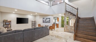 Pool/Spa, 2 Game Rooms, 6 Bedrooms, 6 Bathrooms