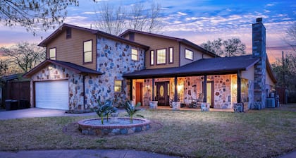 Pool/Spa, 2 Game Rooms, 6 Bedrooms, 6 Bathrooms