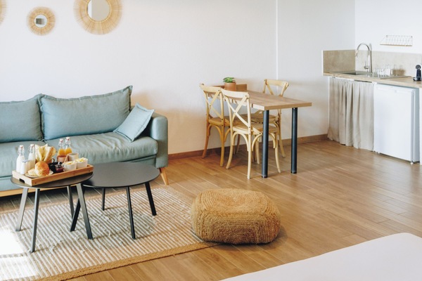 開放式客房, 海灘景 | 客廳 | 電視