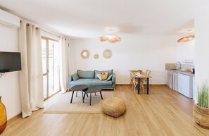 Studio, uitzicht op het strand | Individueel gedecoreerd, individueel gemeubileerd, geluiddichte muren