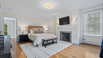 7 bedrooms, iron/ironing board, free WiFi, bed sheets