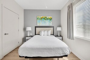 3 bedrooms, desk, iron/ironing board, travel crib