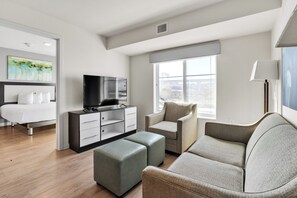 2 bedrooms, desk, iron/ironing board, free WiFi