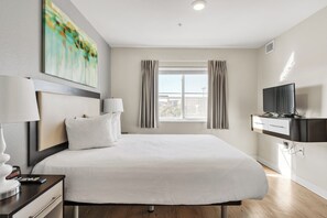 2 Schlafzimmer, Schreibtisch, Bügeleisen/Bügelbrett, kostenloses WLAN