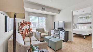 2 bedrooms, desk, iron/ironing board, travel crib