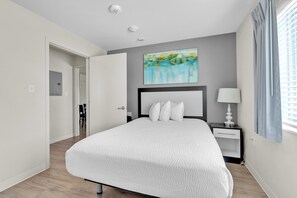 3 bedrooms, desk, iron/ironing board, travel crib