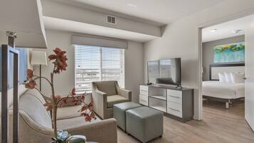 2 bedrooms, desk, iron/ironing board, travel crib