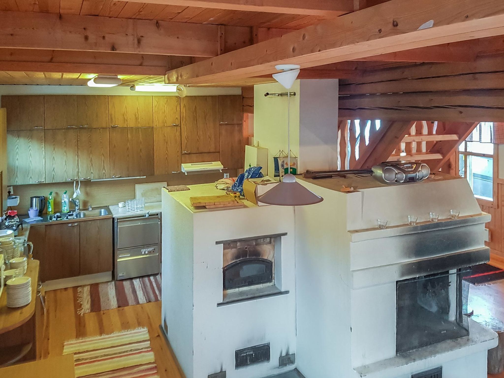 Jääkaappi, mikroaaltouuni, astianpesukone