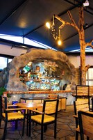 Bar junto a la piscina