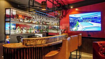 2 bar/lounge