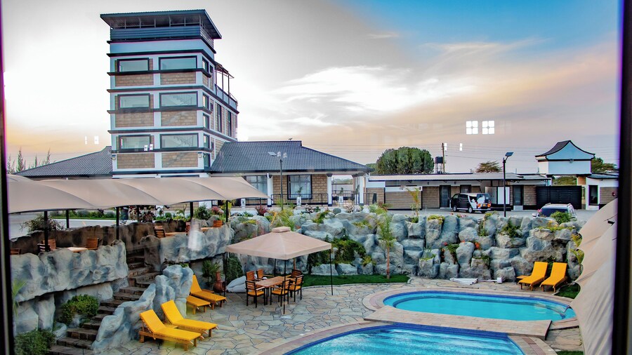 AVIAN COURT HOTEL
