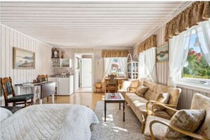 2 Schlafzimmer, Schreibtisch, Bügeleisen/Bügelbrett, WLAN