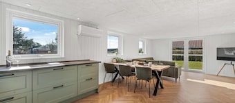 Modern holiday home with 3 bedrooms, completely renovated in 2025 and located.