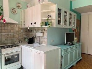 Kühlschrank, Ofen, Herdplatte, Geschirrspüler