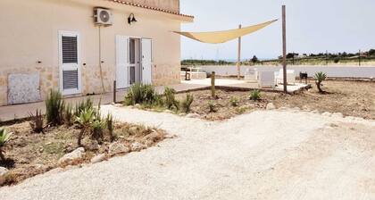 Villa surrounded by nature 5 minutes from the Torre Salsa Nature Reserve