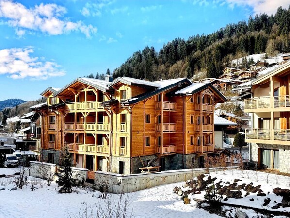 Exterior - Spacious apartment near center, 2 ensuite bedrooms, parking (Les Gets)