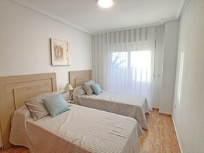 2 habitaciones, tabla de planchar con plancha y wifi gratis